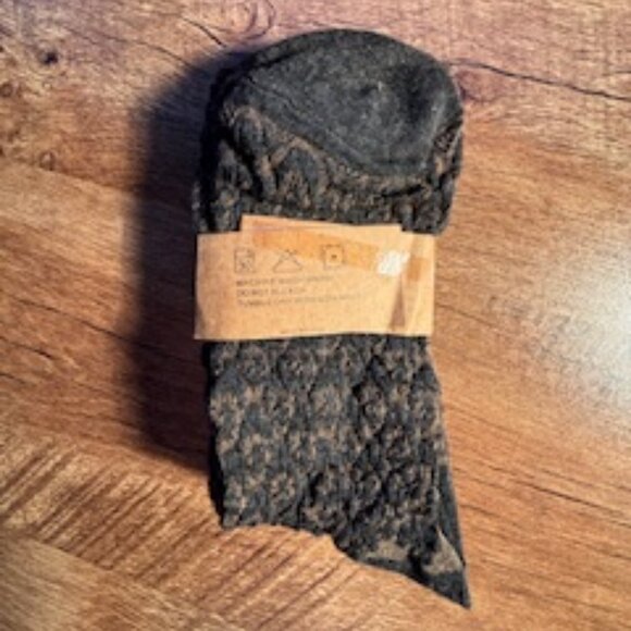 Four Pairs of Fun Socks--New - Picture 5 of 9